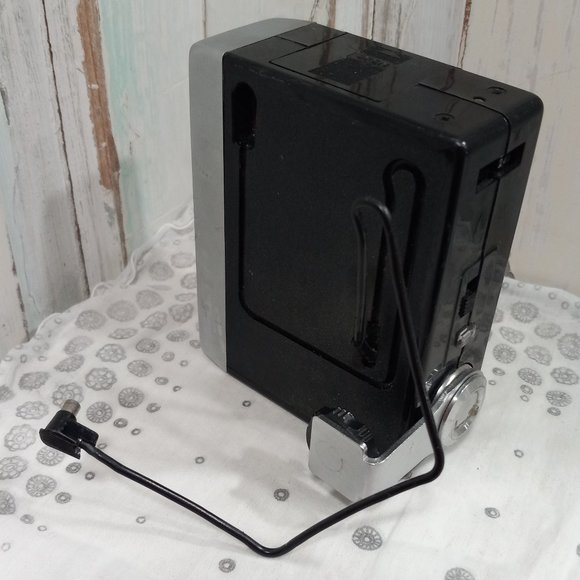 Kako 828 Electronic Flash w/ Built-in Cord - Picture 10 of 11